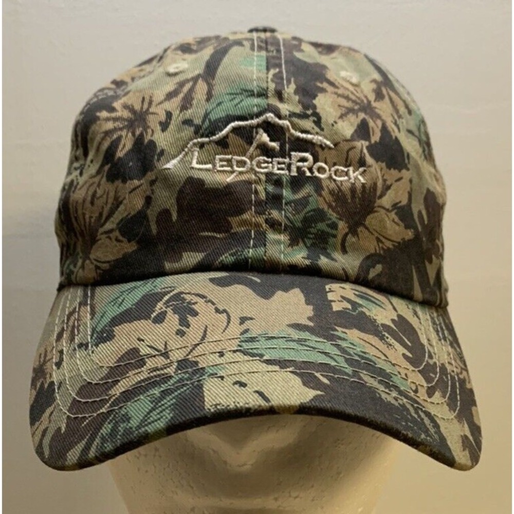 LEDGE ROCK COUNTRY CLUB CAMOUFLAGE ADJUSTABLE CAP MOHNTON, PA